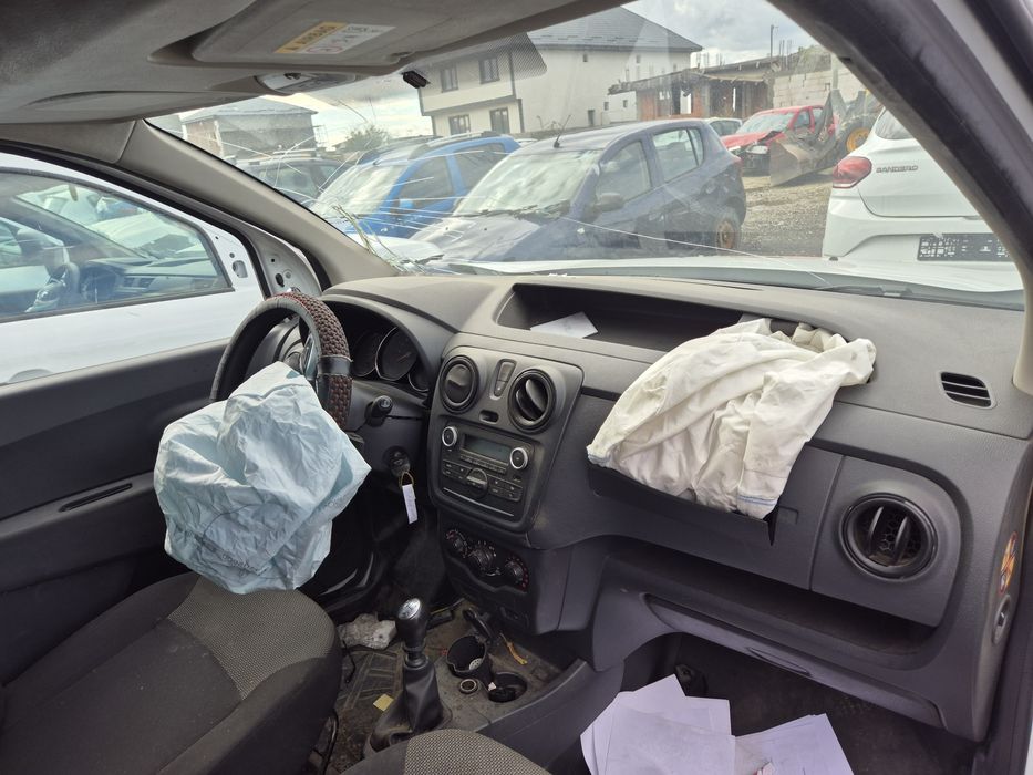 Dacia dokker lovit avariat