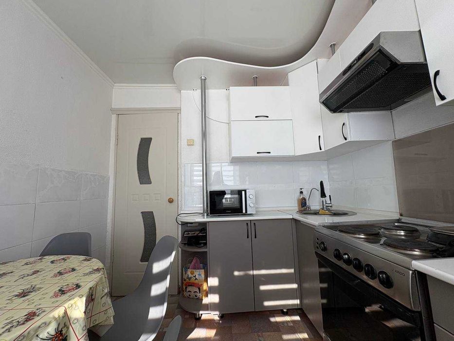 Продам 2х ком. квартиру, мебель техника ремонт 4 этаж не угловая