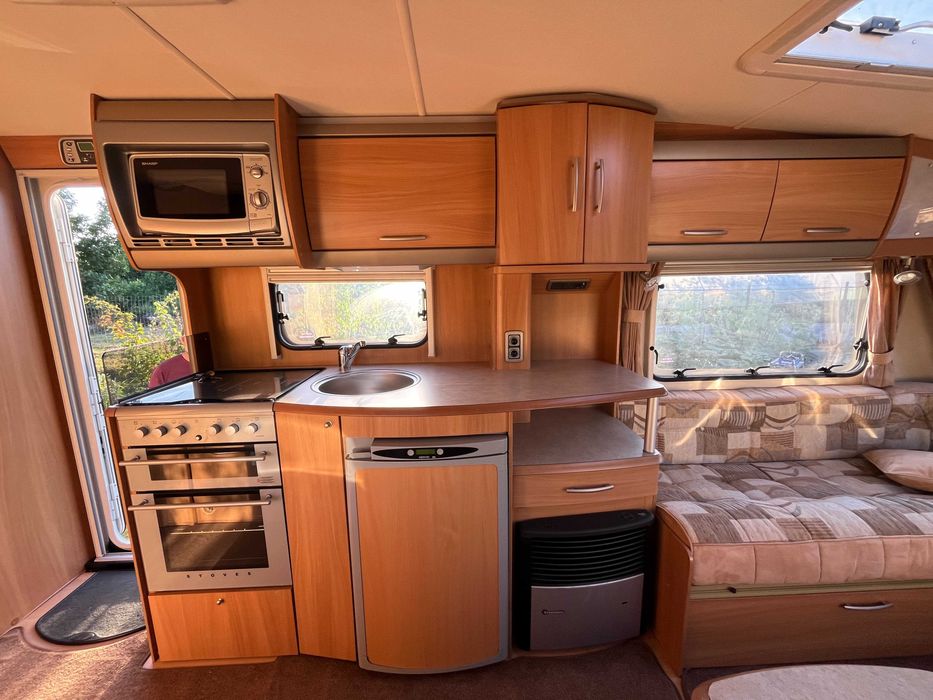 Rulota Swift Challenger 2008 2 zone Off Camping Cabina Dus Acumulator