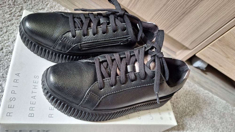 Спортни дамски обувки