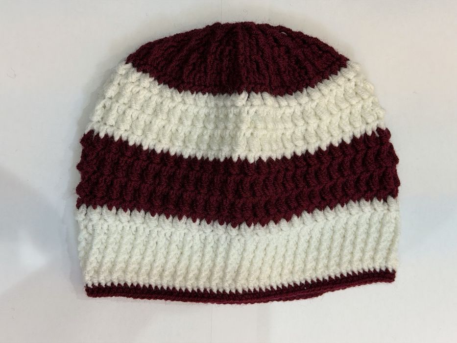Шапки вязаные, ручная работа