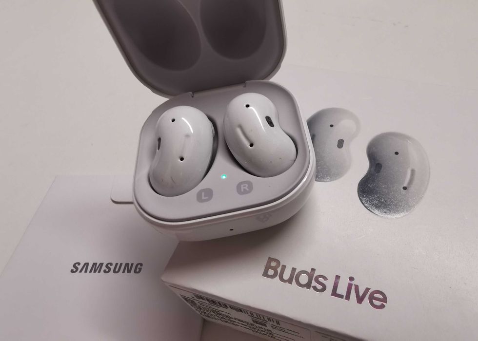 Casti SAMSUNG Galaxy Buds Live