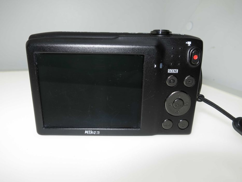 Nikon Coolpix S3300 ултра компактен фотоапарат дигитална камера