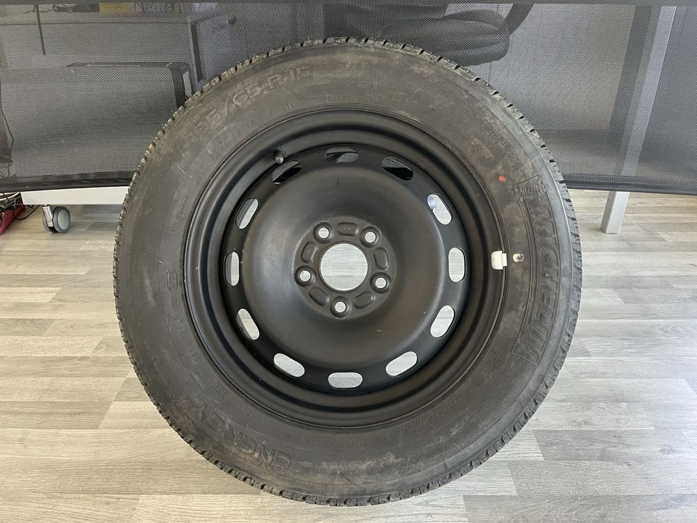 Чисто нова гума 195/65/15 Michelin с джанта за Форд Фокус