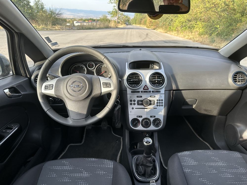 Opel Corsa 1.3CDTi 75 кс. Всичко платено