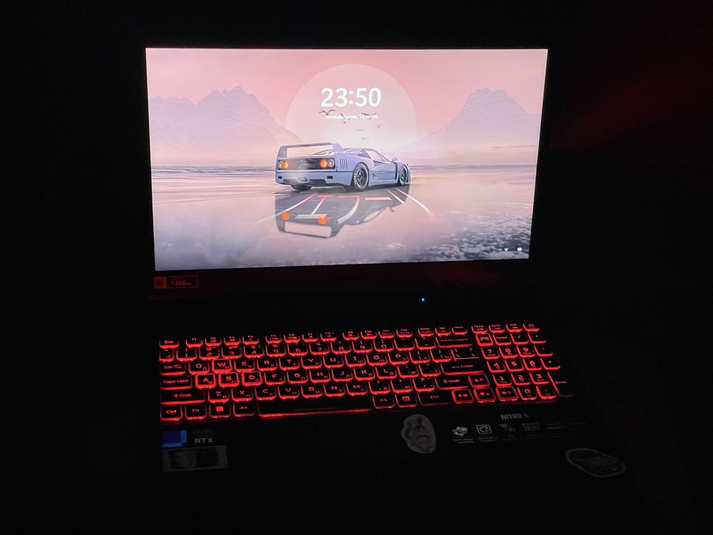 Acer Nitro 5 15.6 core i7 FHD IPS 144Hz 8 GB DDR4 512GB