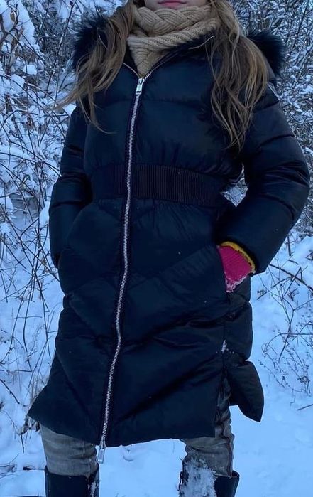 Пухено яке от колекция Guess.