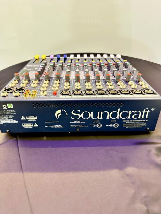 Soundcraft EFX8 перфектен като нов