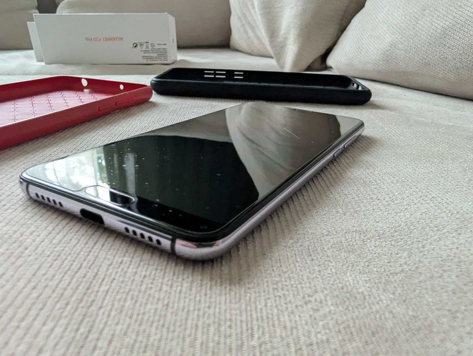 Huawei P20 Pro 6GB/128GB Dual SIM - повреден екран