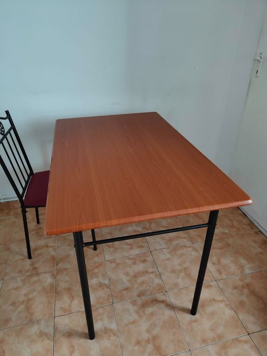 Mese  extensibile și scaune