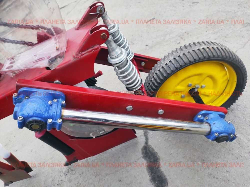 Semanatoare 2-4 randuri porumb, mazare, pt motocultor si tractor