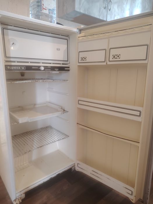 Продам 2 холодильника бирюса