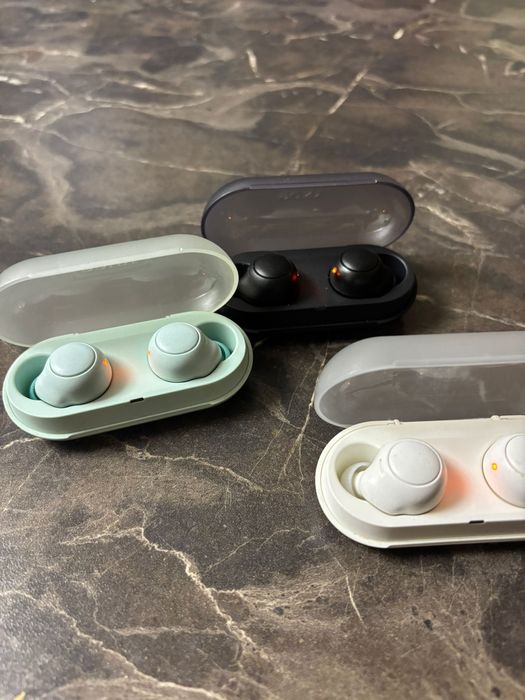 Set casti cu mici defecte!