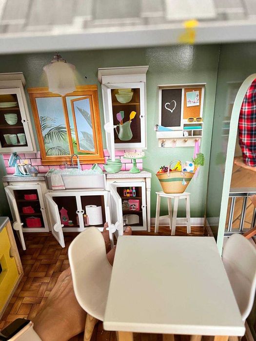 Продавам къщичка за кукли