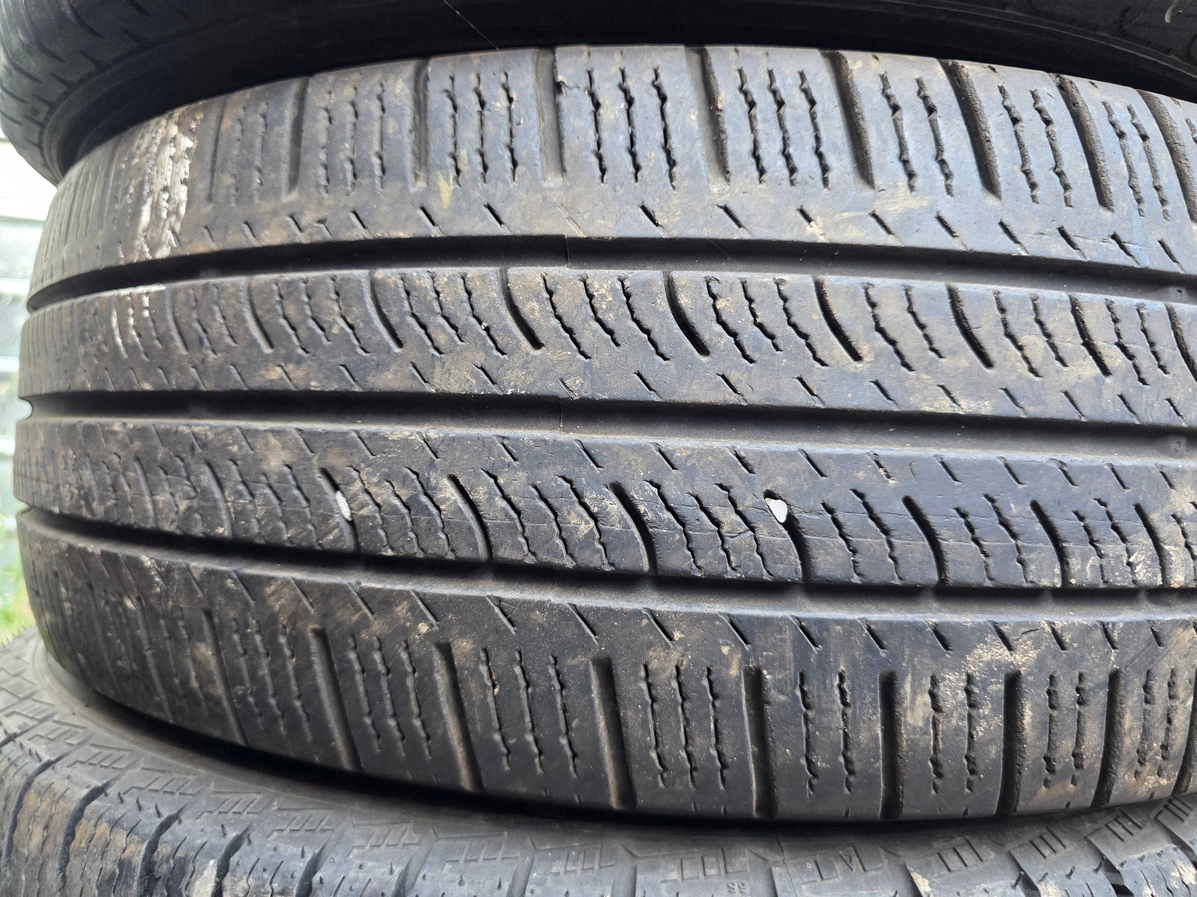 2бр Всесезонни гуми за БУС 225 70 15 С - Pirelli
