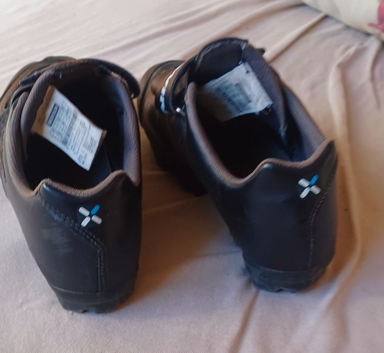 Pantofi de ciclism pentru  montai Bike. sau ciclocros