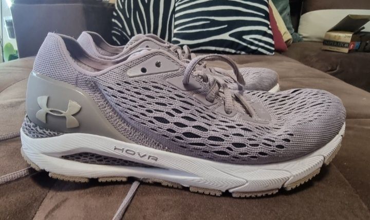 Under Armour дамски маратонки номер 40