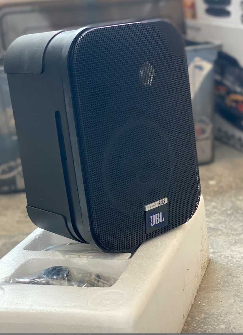 Boxe pasive pentru gradina,terasa JBL Control ONE 150W noi
