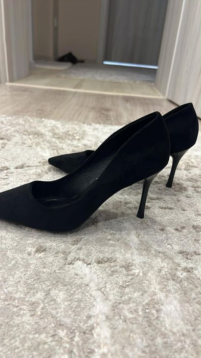 Обувки, чисто нови