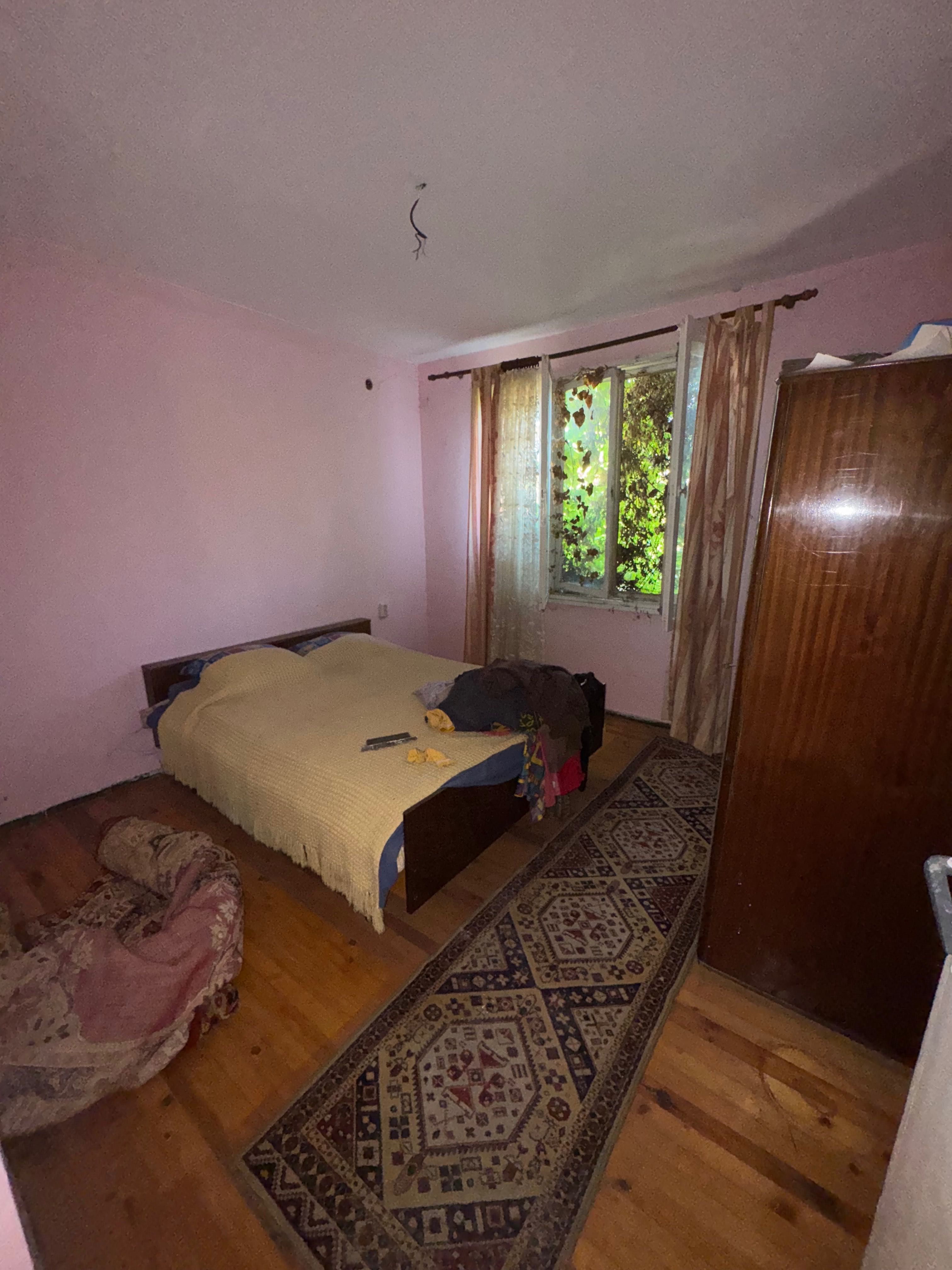 Продавам къща в Козарско