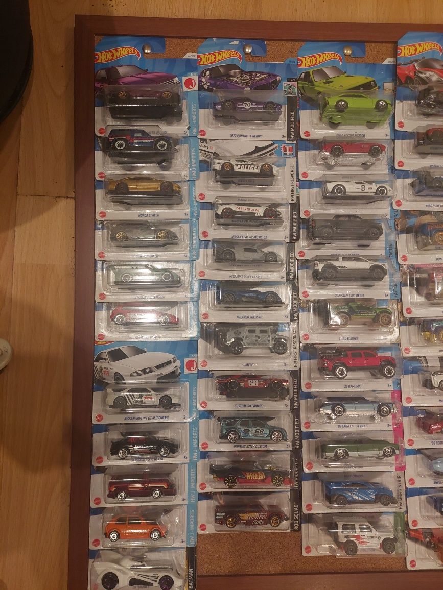 Vând mașinuțe Hotwheels