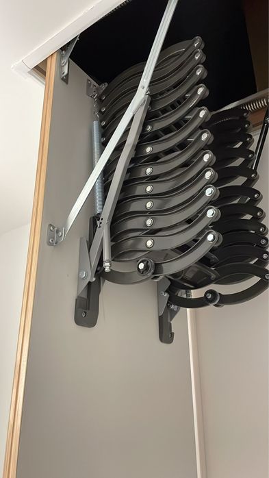 Scara pod/mansarda
