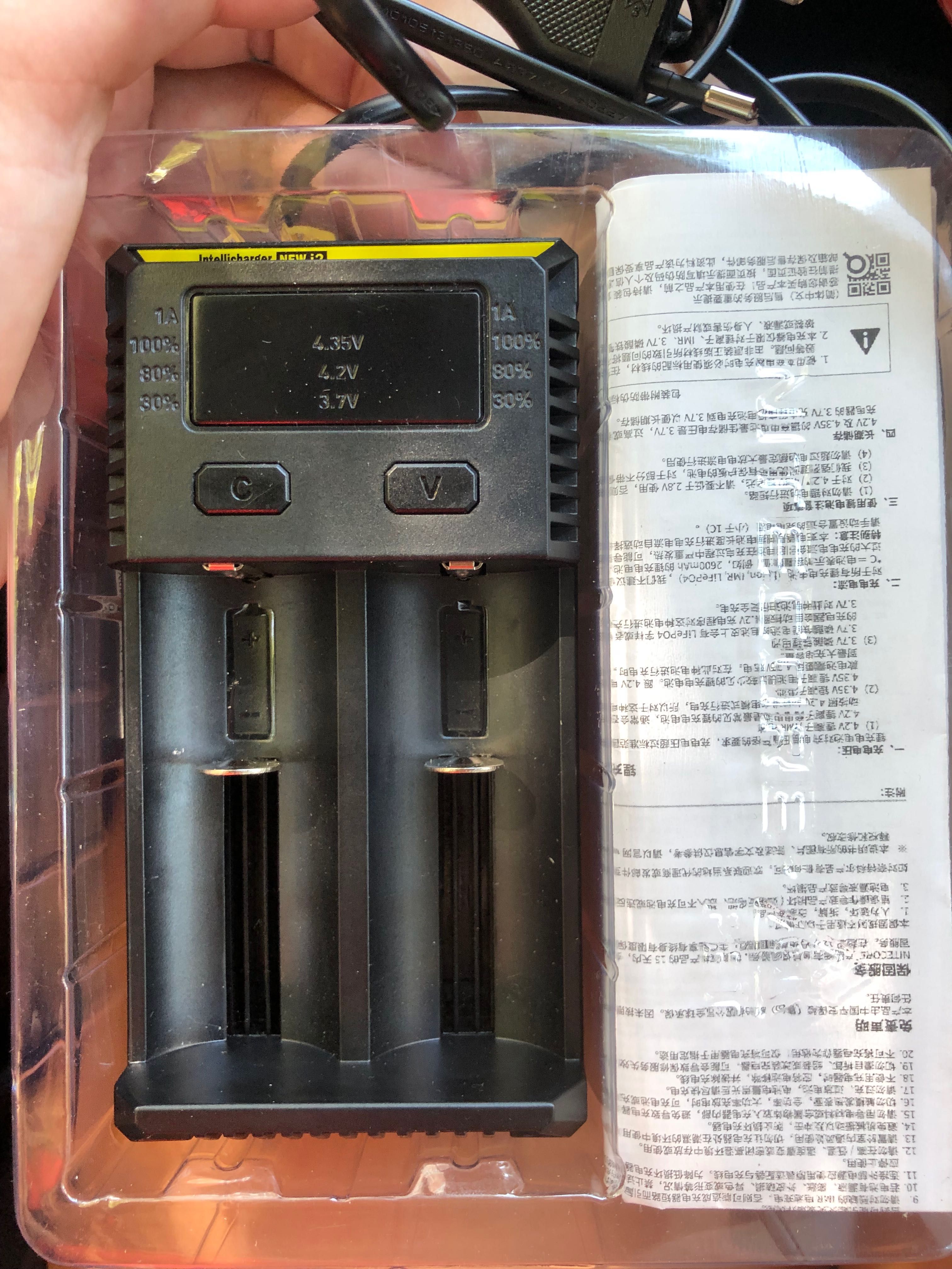 Зарядно устройство за батерии Nitecore Intellicharger