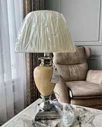 Настольная лампа с абажуром ARTE LAMP
