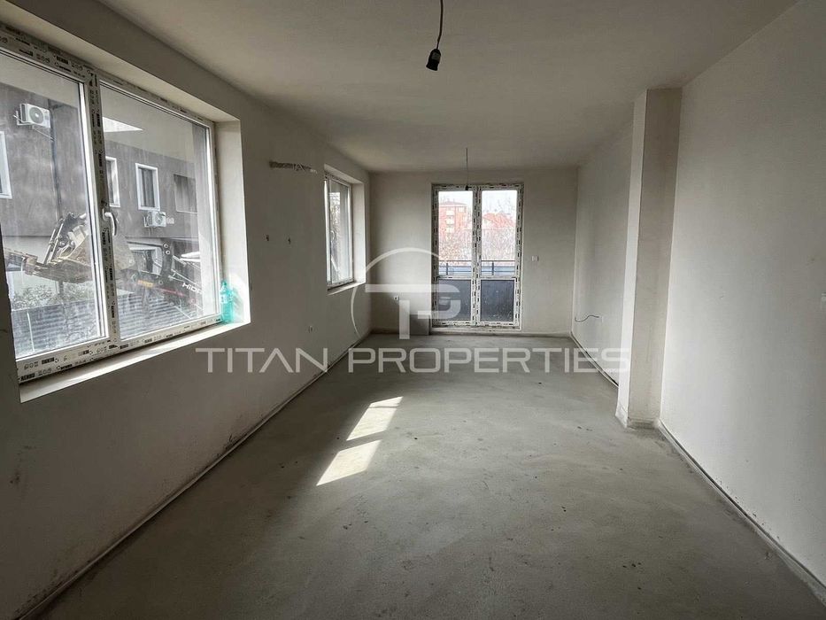 Продава се Тристаен апартамент в Пловдив, Остромила - 116 кв.м за 1104 €/кв.м - Снимка #2