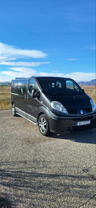 Renault trafic modelul  lung