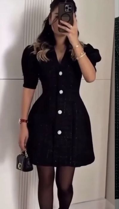 Продаю чёрный модный платье, причина не подошёл по размеру