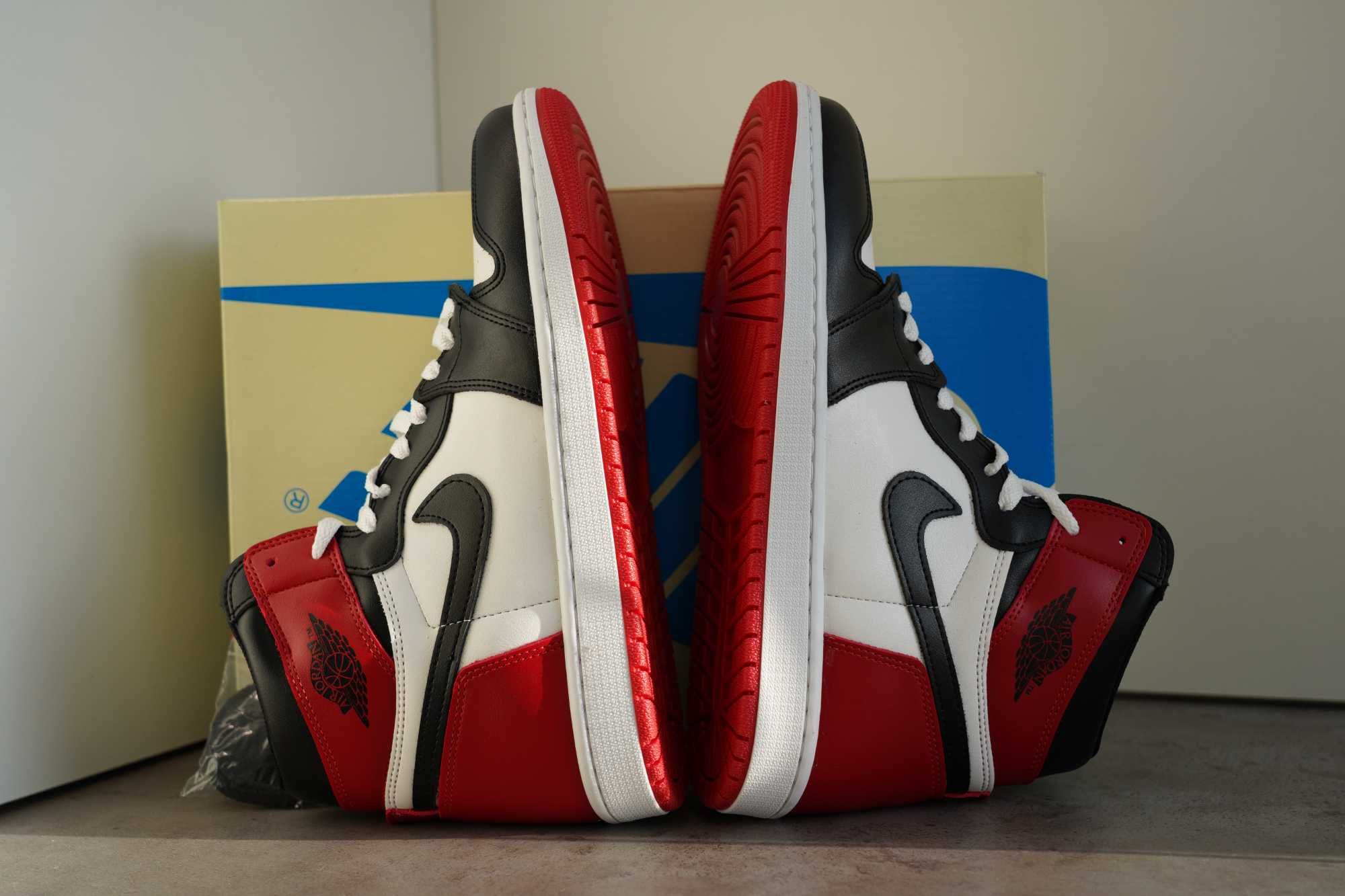 Adidași Jordan 1 Retro High OG Black Toe, Unisex, Cu Cutie / Accesorii