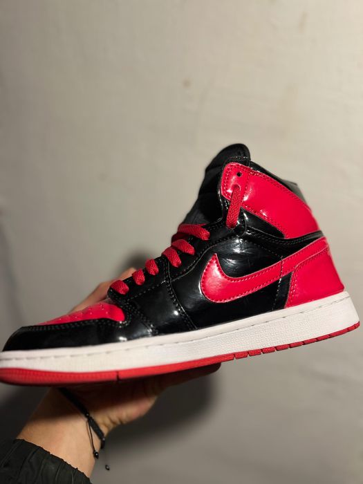 Vand !! Jordan 1 red !!noi