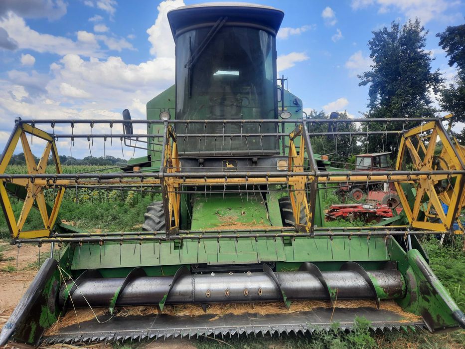 Combina john deere 1052