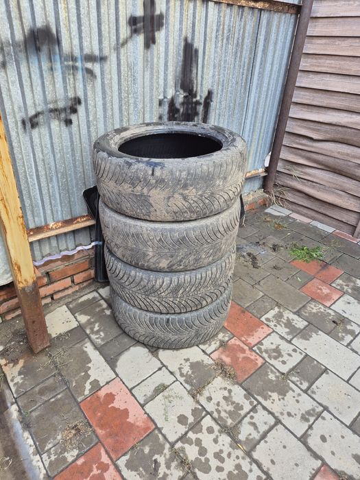 Шины зимние GOODYEAR   R/18