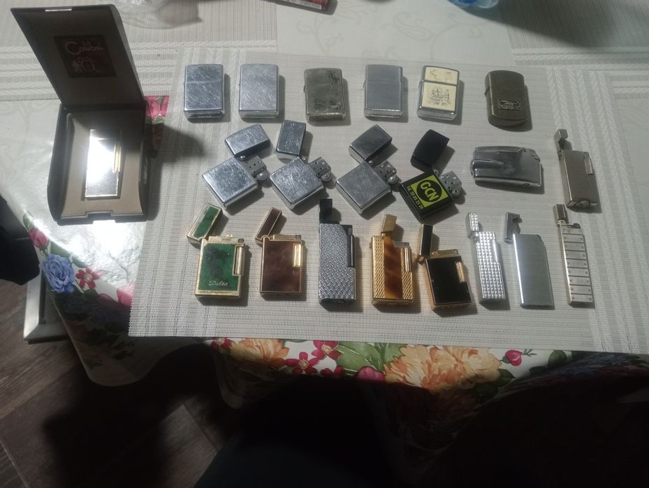 Brichete de colecție diferite modele