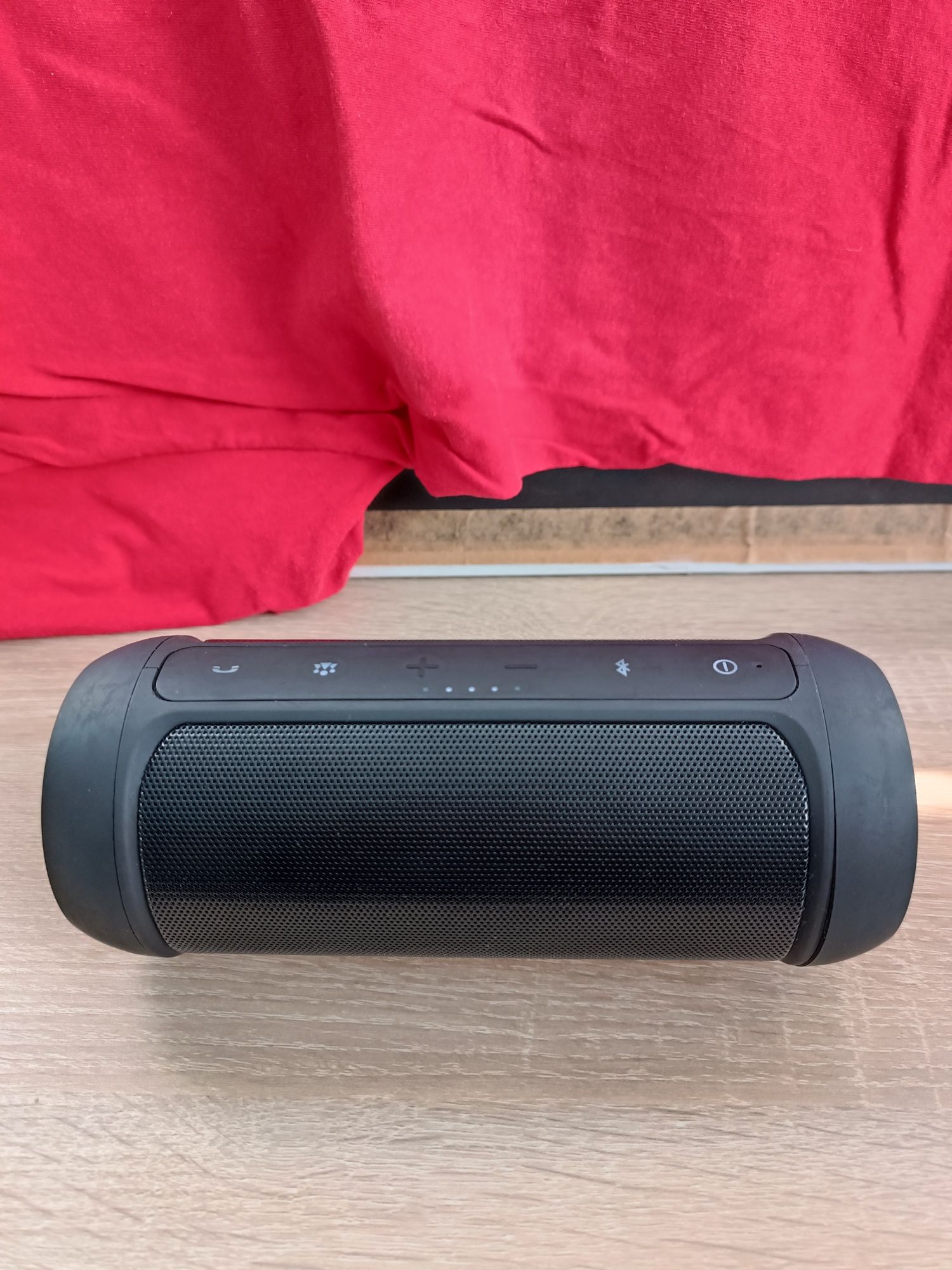 Продавам Колонка JBL FLIP CHARGER 2