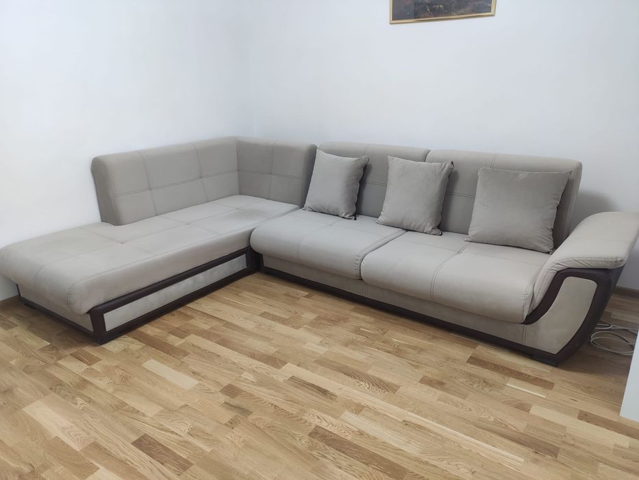 Canapea bej extensibil cu 2 spatii de depozitare