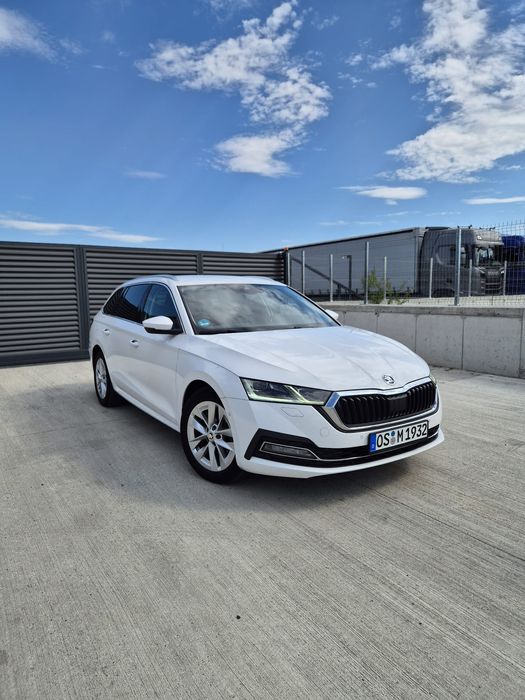 Skoda Octavia Faruri Matrix, 2.0 diesel-2021-150 CP-Bord Virtual