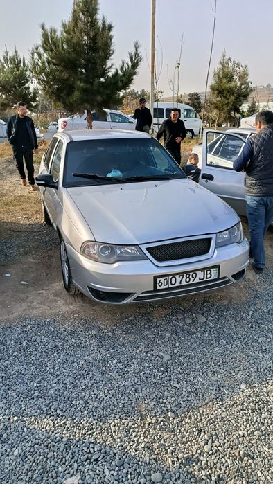 Nexia 2 sotiladi 2014 yil 1.6 konder 531000 km