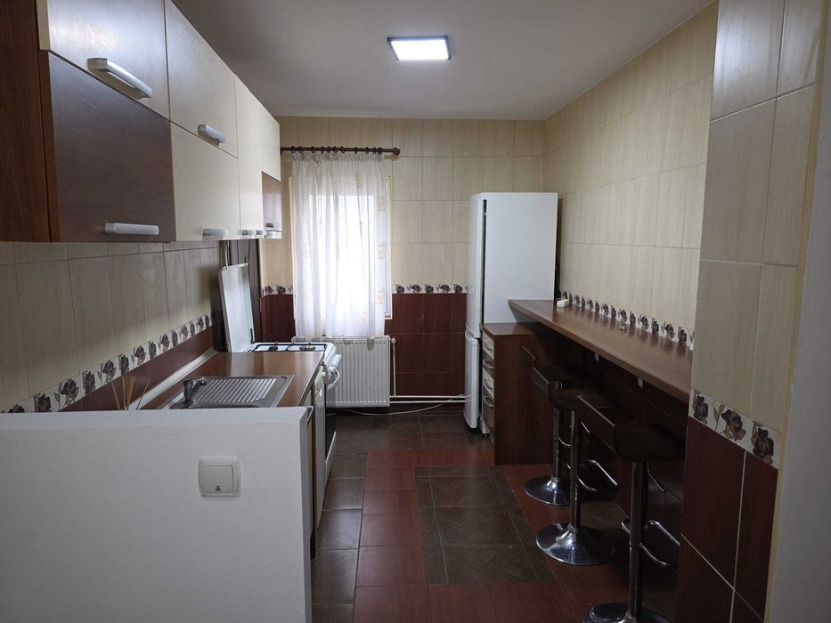 Vand apartament 3 camere decomandat, Str.Gheorghe Baritiu