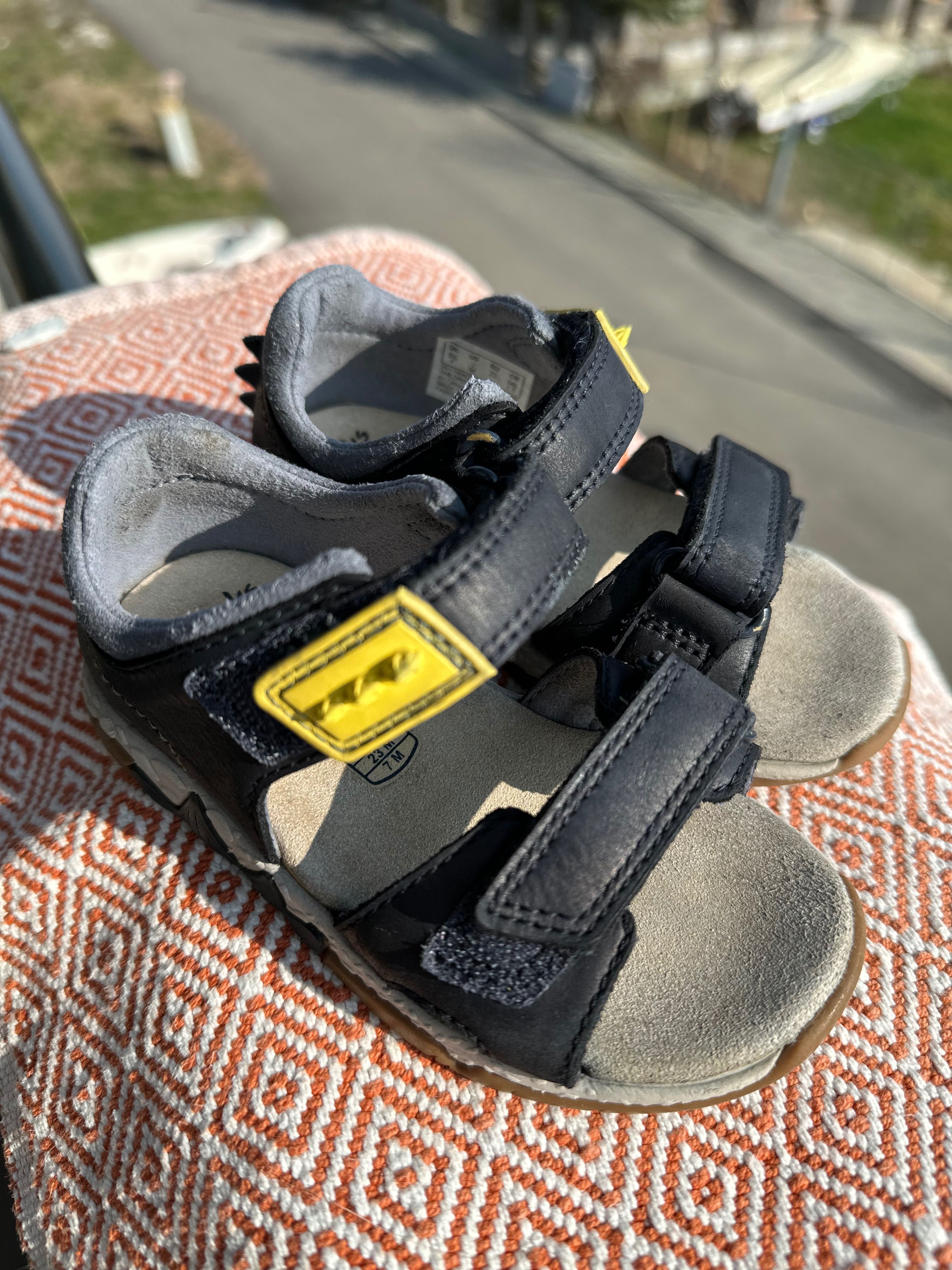 Кожени сандали Clarks 23