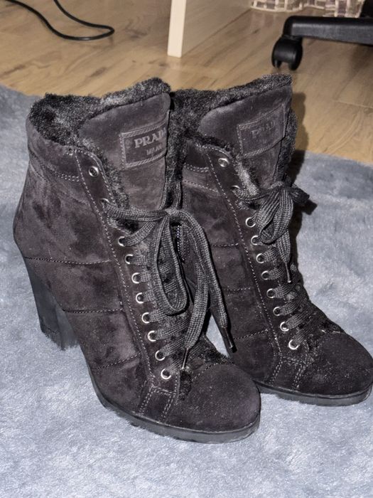 Оригинални Prada боти,носени веднъж. 38 размер