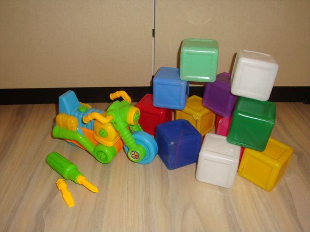 различни играчки