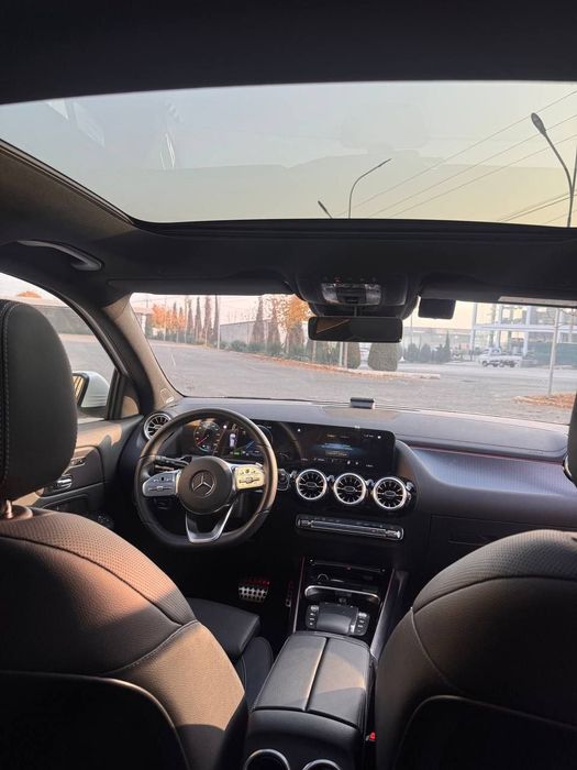 Mercedes benz eqa 250