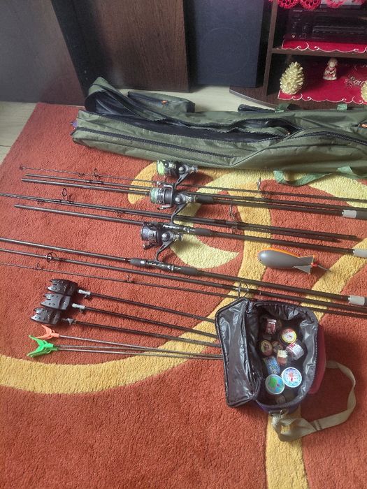 Vând undite pescuit