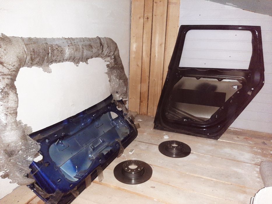 Haion și ușa dreapta spate . Passat b6 2007