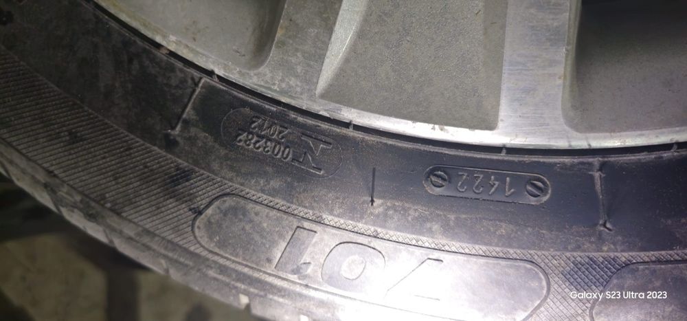 Cauciucuri și jenti pe 18