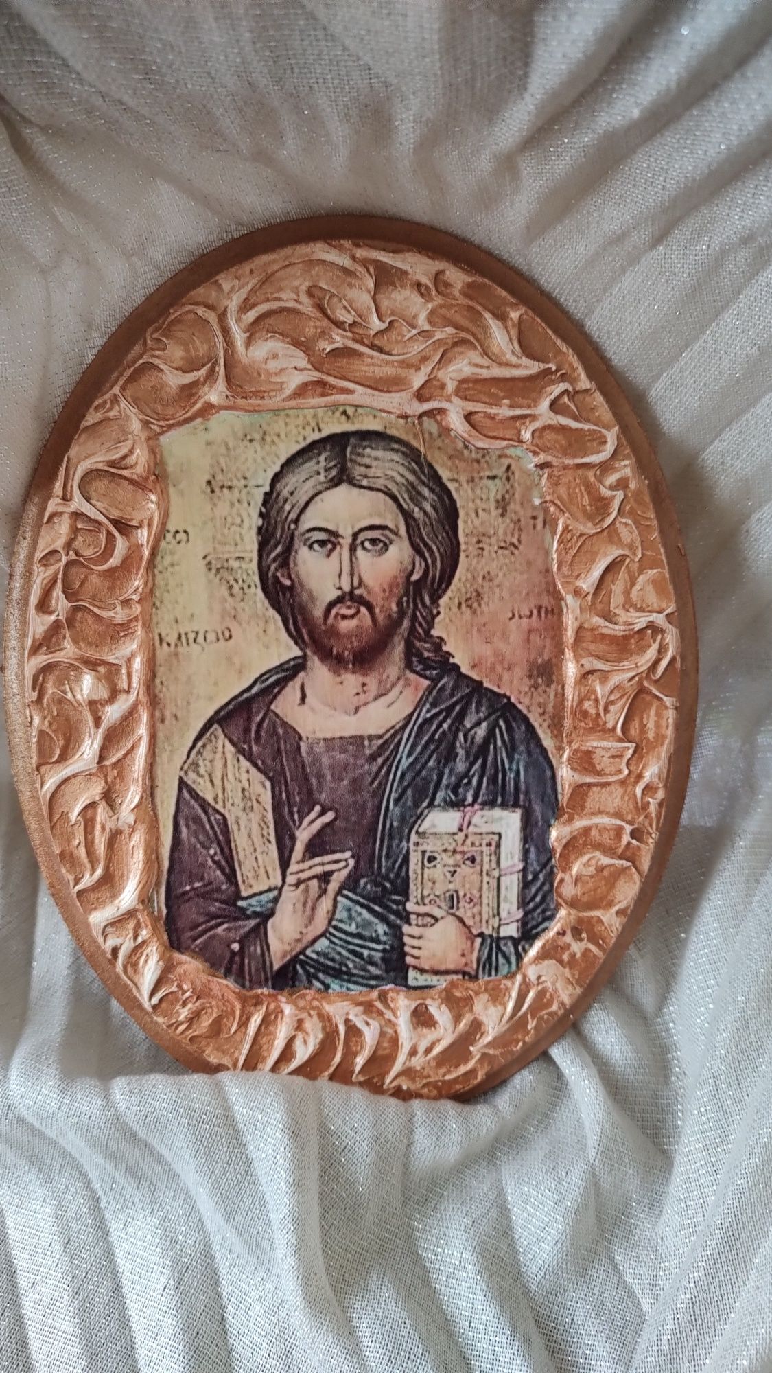 Икона Иисус Христос на дървена повърхност