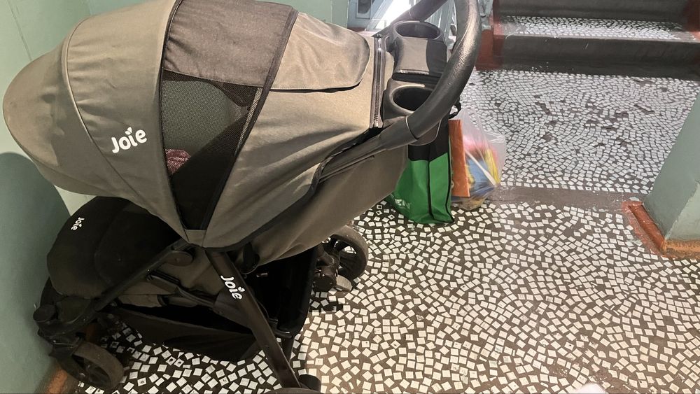 Продам коляску фирмы joie, в отличном состоянии .